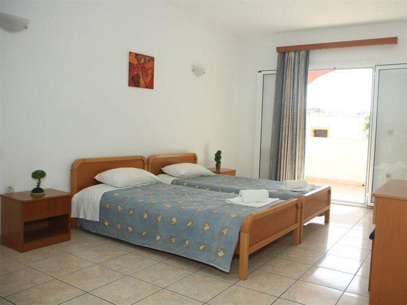 איפסוס Paradiso Apartments מראה חיצוני תמונה